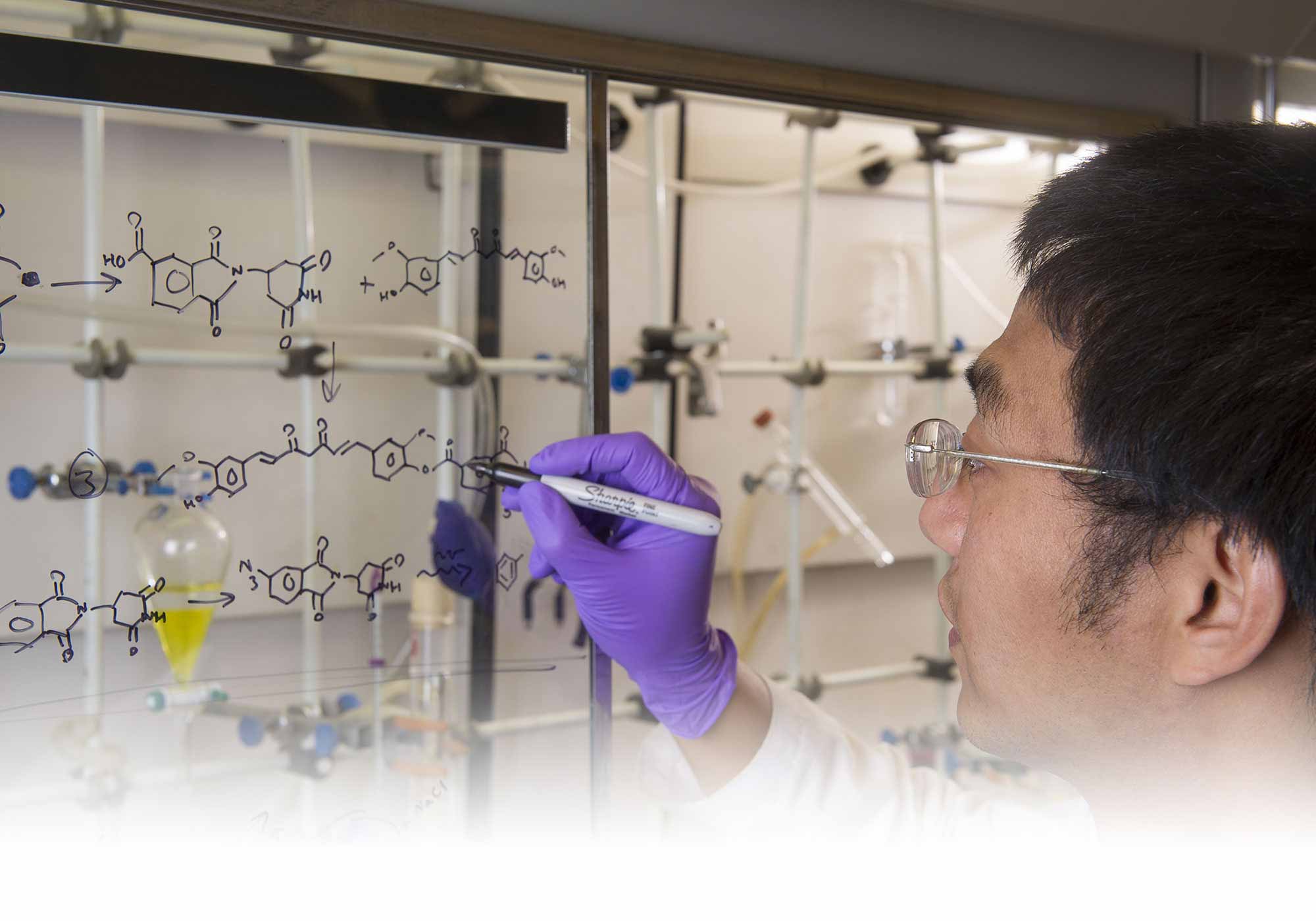 Shijun Zhang, researcher in the Department of Medicinal Chemistry at the VCU School of Pharmacy and researcher with VCU Massey Cancer Center